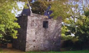 O’Doherty’s Keep, originally known as “Buncrana Castle”, a 14th or 15th century tower house.